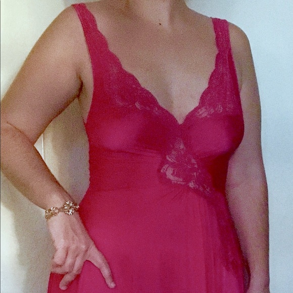 Vtg OLGA Full Sweep Lace Nightgown Peek-a-boo S-M - Picture 4 of 6